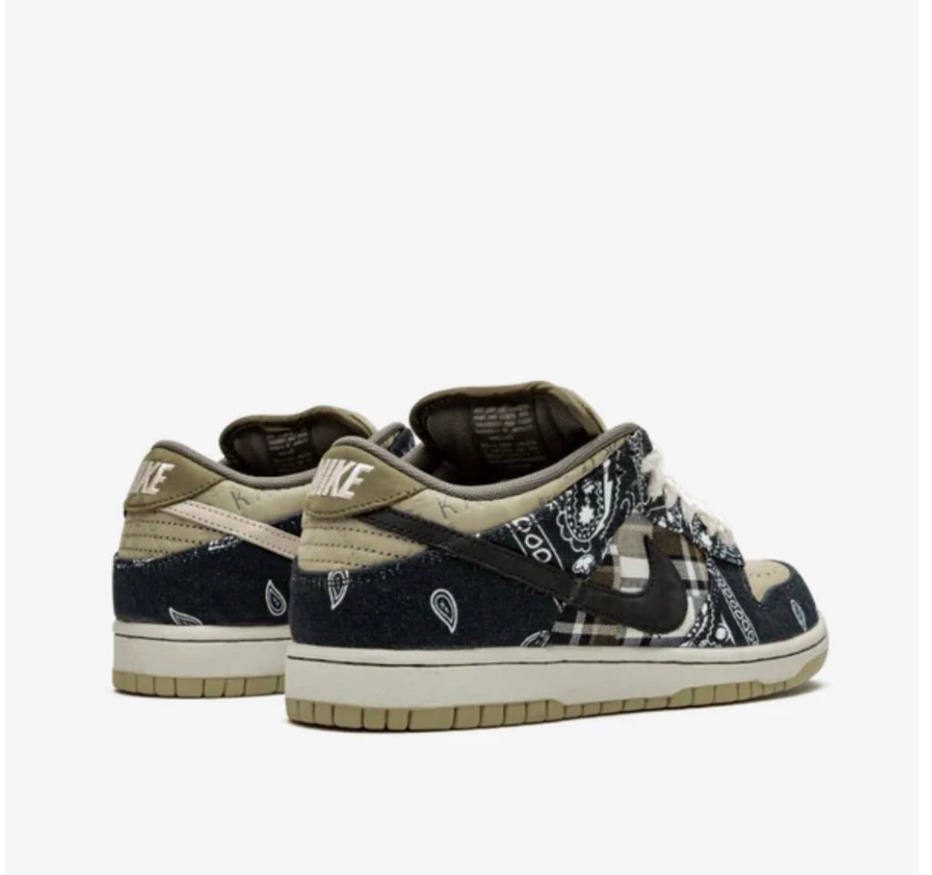 Nike                                                              NIKE SB DUNK LOW TRAVIS SCOTT