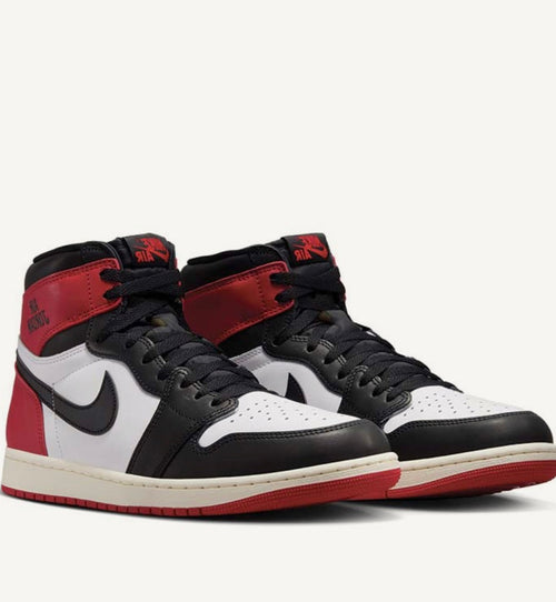 AIR JORDAN 1 RETRO HIGH OG "BLACK TOE"