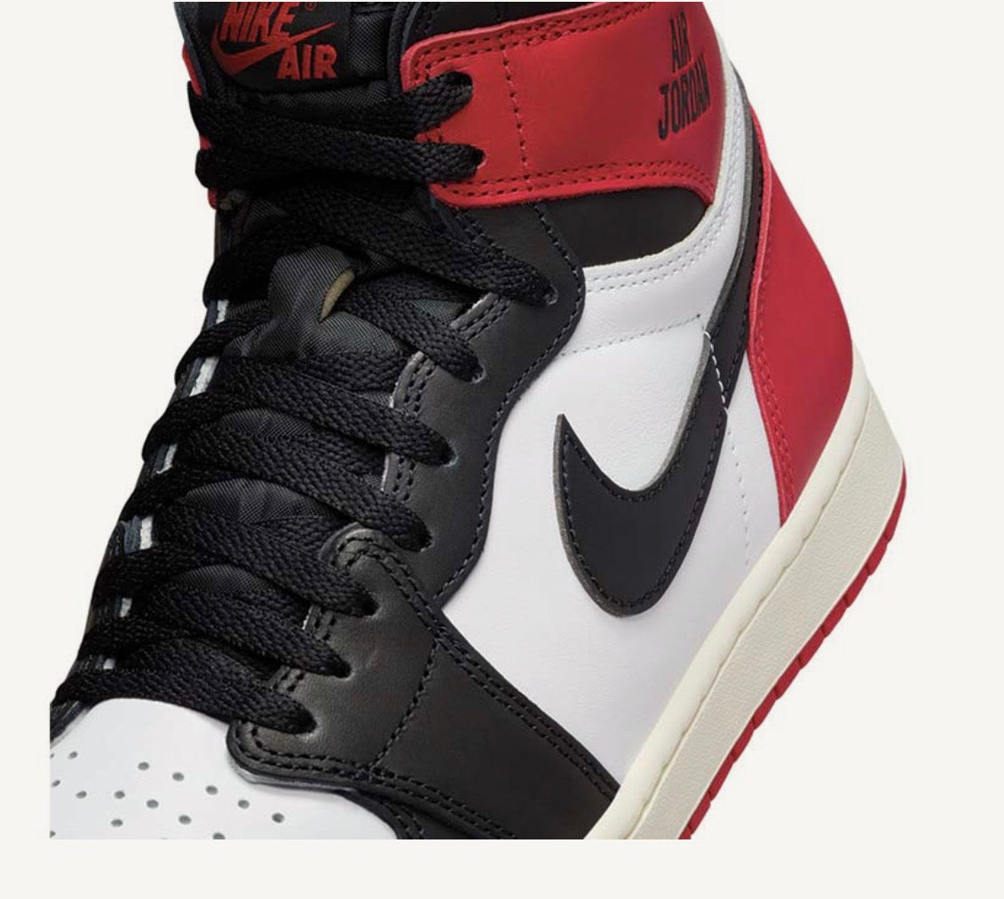 AIR JORDAN 1 RETRO HIGH OG "BLACK TOE"